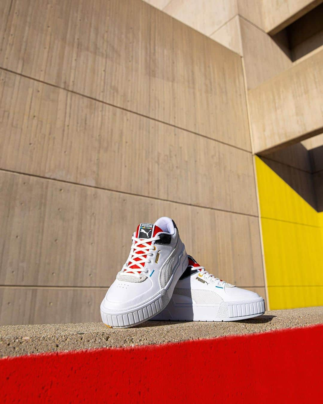 アトモスさんのインスタグラム写真 - (アトモスInstagram)「. 7/13(MON)よりPUMA "UNITY COLLECTION"が登場。World Hoodは世界のスポーツの祭典のタイミングでもあり、“世界の多様性を感じ“”世界の国々との境界が取り払われる“というイメージの元、様々な文化で取り入れられる色彩を多く製品に落とし込んでいます。 グラフィックデザインにおいても、世界の国々との境界が取り払われるところからインスピレーションを受け、“デジタルノマド“を意識したテクニカルなものが多用されています。 . PUMA "UNITY COLLECTION" will be released on 7/13(MON).  World Hood is also the timing of the festival of sports around the world, and based on the image of "feeling the diversity of the world" and "eliminating the borders with the countries of the world", we have incorporated many colors that are adopted in various cultures into our products. is. Even in graphic design, we are often inspired by the fact that the borders with countries around the world have been removed, and we often use technical items that are conscious of "digital nomads." . #puma #unitycollection #pumarsx #pumaralphsampson #atmos #プーマ #アトモス」7月10日 21時33分 - atmos_japan