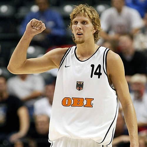 FIBAさんのインスタグラム写真 - (FIBAInstagram)「Prime Dirk displays his full arsenal and leads 🇩🇪 to the 2005 @EuroBasket Final with 2⃣7⃣ PTS!  #FlashBackFriday」7月10日 21時38分 - fiba