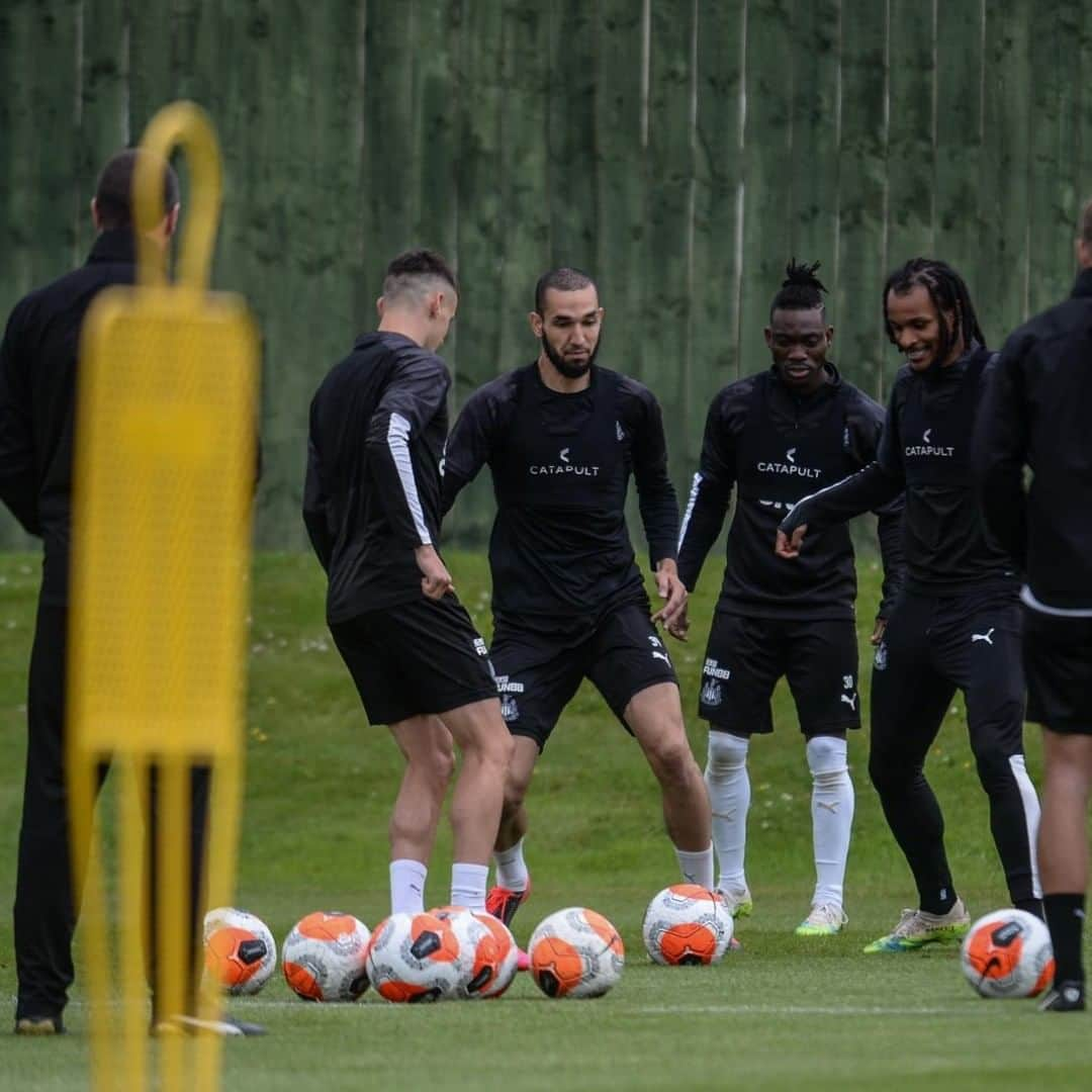 ナビル・ベンタレブさんのインスタグラム写真 - (ナビル・ベンタレブInstagram)「Final warm up before Watford, let's focus on the game ⚽️」7月10日 21時52分 - nabilbentaleb