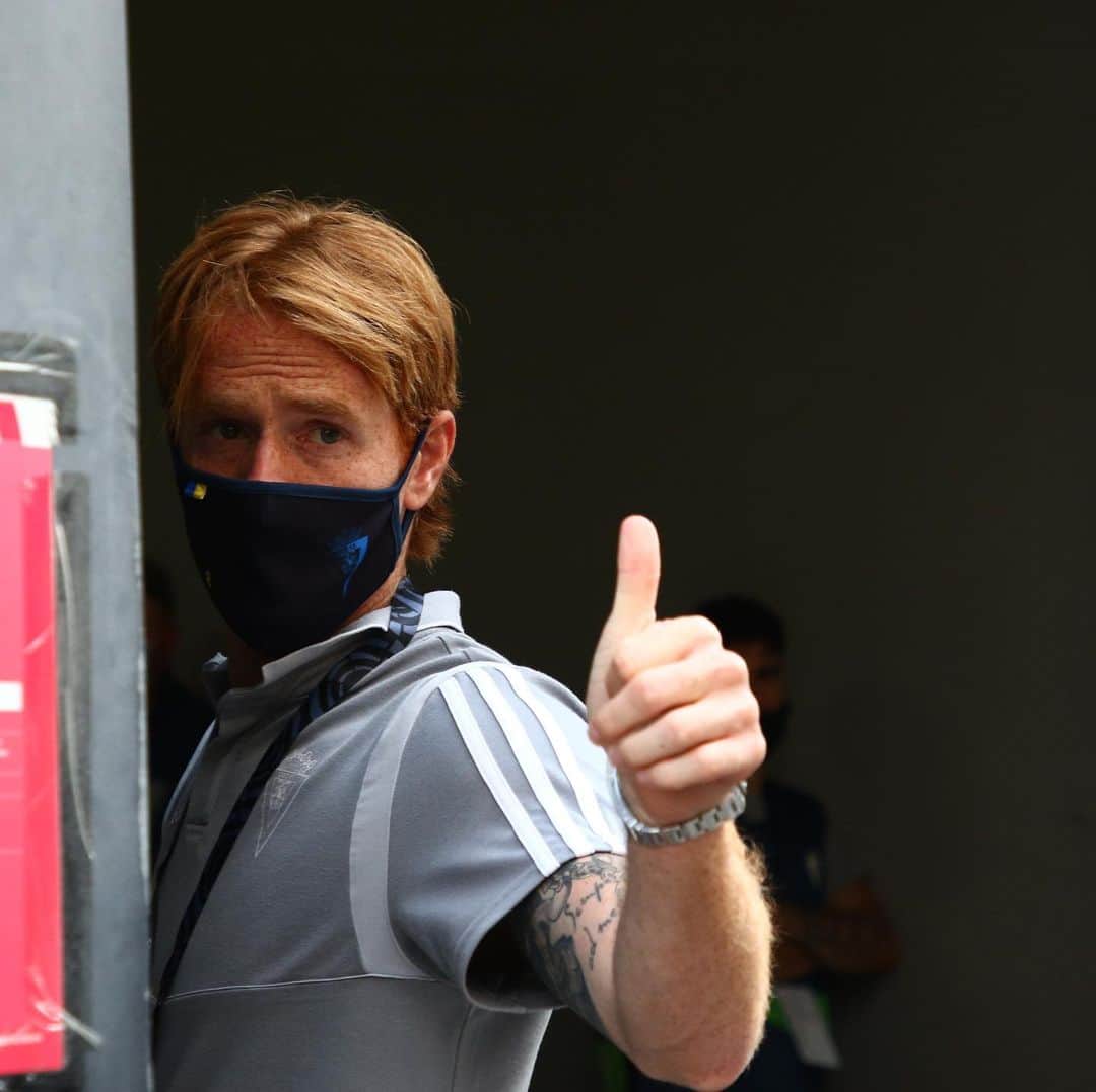 アレハンドロ・フェルナンデス・イグレシアスのインスタグラム：「Todo OK para mañana. 👍🏻」