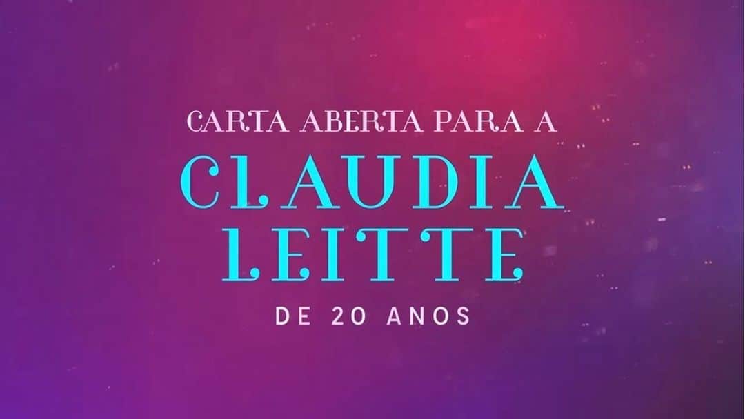 Claudia Leitteのインスタグラム：「Querida Claudia de 20 anos atrás, tenho algumas coisas para te contar...  O vídeo completo está no meu canal 💗✨  🎂 LIVE #QuarentandoNaQuarentena - HOJE - 19h30 -  LINK NA BIO」