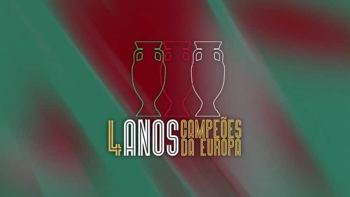セドリック・ソアレスのインスタグラム：「A final da nossa vida! Há 4️⃣ anos vivi um momento único, mágico, um sonho tornado realidade. Juntamente com um grupo de trabalho fantástico, foi um orgulho "levar a taça para o nosso Portugal." 🎶🏆🇵🇹 I still remember this like it was yesterday! Four years ago, I played in the most memorable game of my life. It will forever be my pride to have won for Portugal! 🔙💪 #OnThisDay #OTD #EURO2016 #Campeões #UEFA #Throwback #EuropeanChampions #FlashbackFriday」