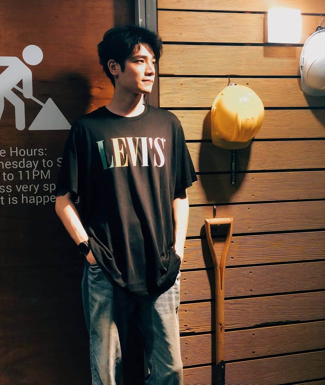 ハン・チャン（張行）のインスタグラム：「🍻 @levis_taiwan #levistaiwan」