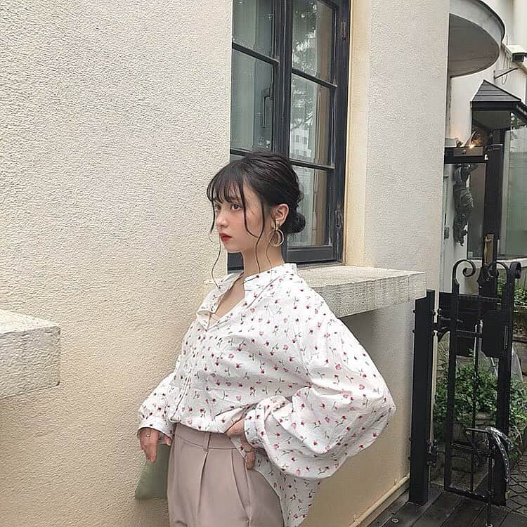 新田湖子さんのインスタグラム写真 - (新田湖子Instagram)「. 梅雨でマスクは前髪が終わります‪（ ; ; ）‪ 最近パンツが多くなってる👖♡」7月10日 22時39分 - coconitta0809