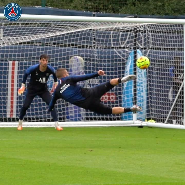 マルコ・ヴェッラッティのインスタグラム：「@tomap95 👌🔴🔵 @psg」