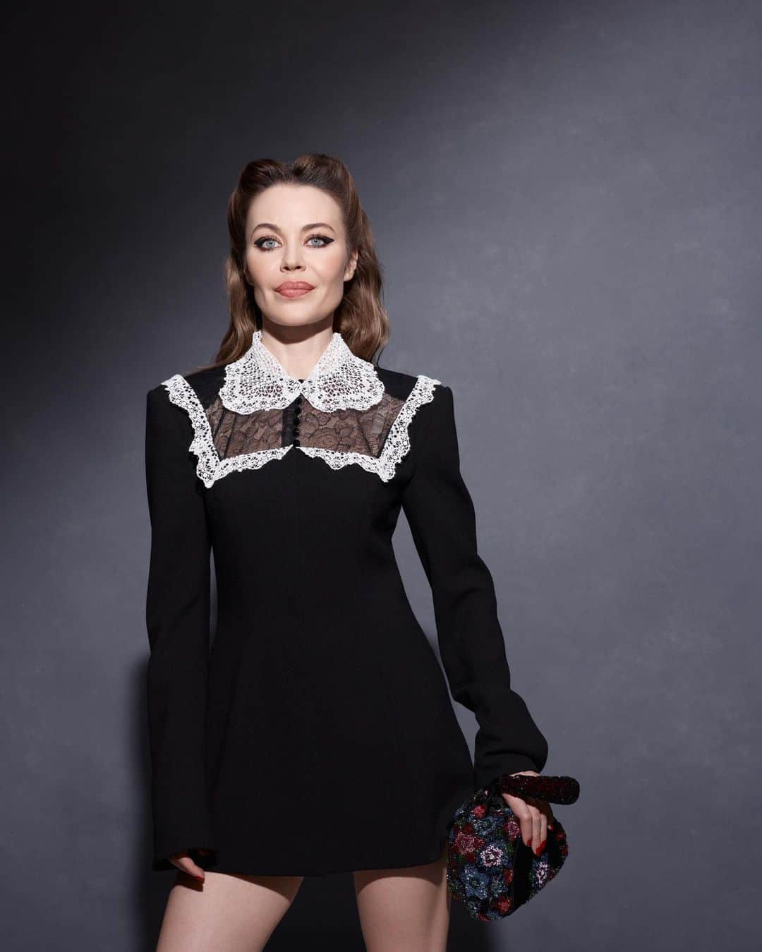 ウリヤナ・セルギエンコのインスタグラム：「The dress and the bag from @ulyana_sergeenko_moscow Fall-Winter 2020/2021 Couture collection」