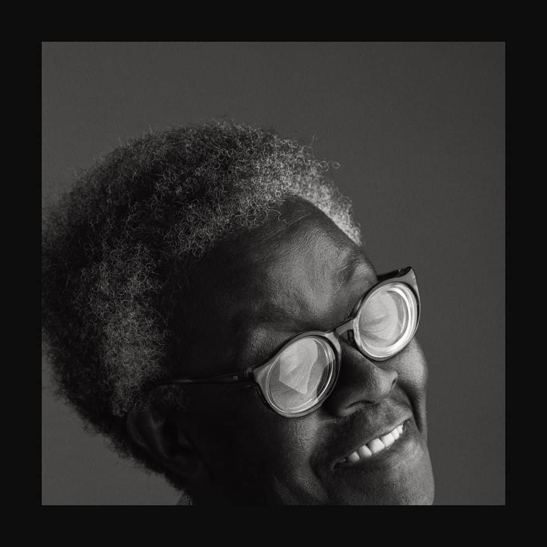 C E R E A Lのインスタグラム：「"Live not for the battles won, live not for the end-of-the-song. Live in the along”.  The words of Gwendolyn Brooks, Illinois Poet Laureate and Pulitzer Prize winning author. From Cereal Volume 14, 2017.  Read the full story via the link in profile.  Photo ©Brian Lanker Archive.」