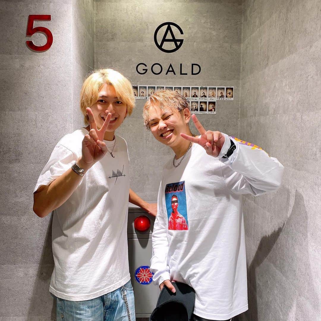 ワタルのインスタグラム：「今日はGOALDに初めて行ってきたよ〜。まーじで上手くて感動した笑 近藤さんサンキューです！！」