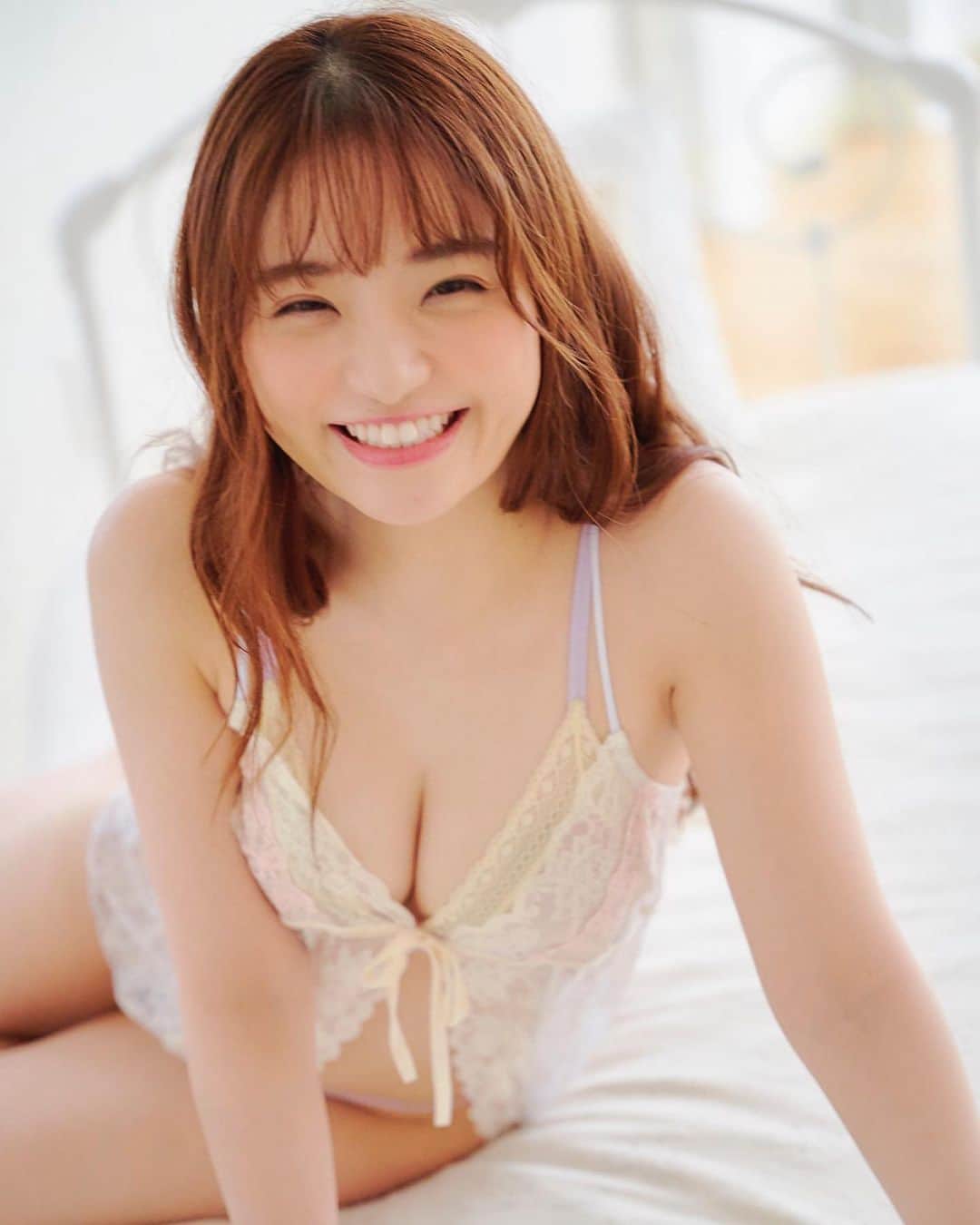 CYBERJAPAN Staffのインスタグラム：「2nd digital photobook will be on sale tomorrow 18:00！ 👉　https://cyberjapan.shop  @cjd_kozue  . . えへへ💗 おはよう！！ 嬉しい嬉しいお知らせがあります🥰！ . . 前回初めて挑戦したデジタル写真集が大好評で😭💗💗 第二弾発売決定致しましたっっ！！！ . . 7/11（土）PM6時に販売開始！！ . . まさかすぎます...😢💕 第二弾のお話が頂けるとは、、。 グラビア需要ないと言われ続けてきたこちゃが...🤣💗💗!笑 こちゃ活してくれたみんな感謝！😭🙌🏻 みんながいつも推し上げてくれるから、 こちゃは色んな事に挑戦することが出来て夢を叶えられるのね🥺、 いつも支えられてばかり...💭 本当にありがとう！😌💗 . . 第二弾も前回に引き続き大好きな皆さまと一緒に頑張りました🔥 . Photo @yasaka_yuji_photo  Styling @mikilala0505  Hair styling  @momiko1221  . . 素敵な仕上がりで興奮しちゃったよ🤭🔥 金額： ¥550 税込 デジタル写真集 40ページ ダウロードする準備よろしくね🥰✨！ . .  https://cyberjapan.shop/ #cyberjapan #サイバージャパン　#グラビア　#写真集」