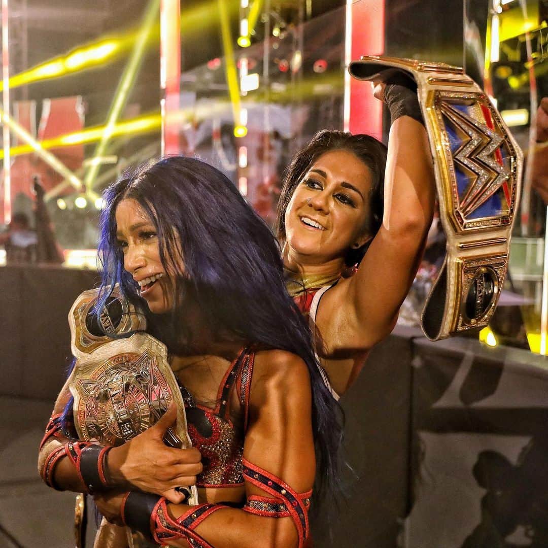 WWEさんのインスタグラム写真 - (WWEInstagram)「@itsmebayley & @sashabankswwe are on a roll! Can anybody stop their winning ways? #SmackDown」7月11日 9時53分 - wwe