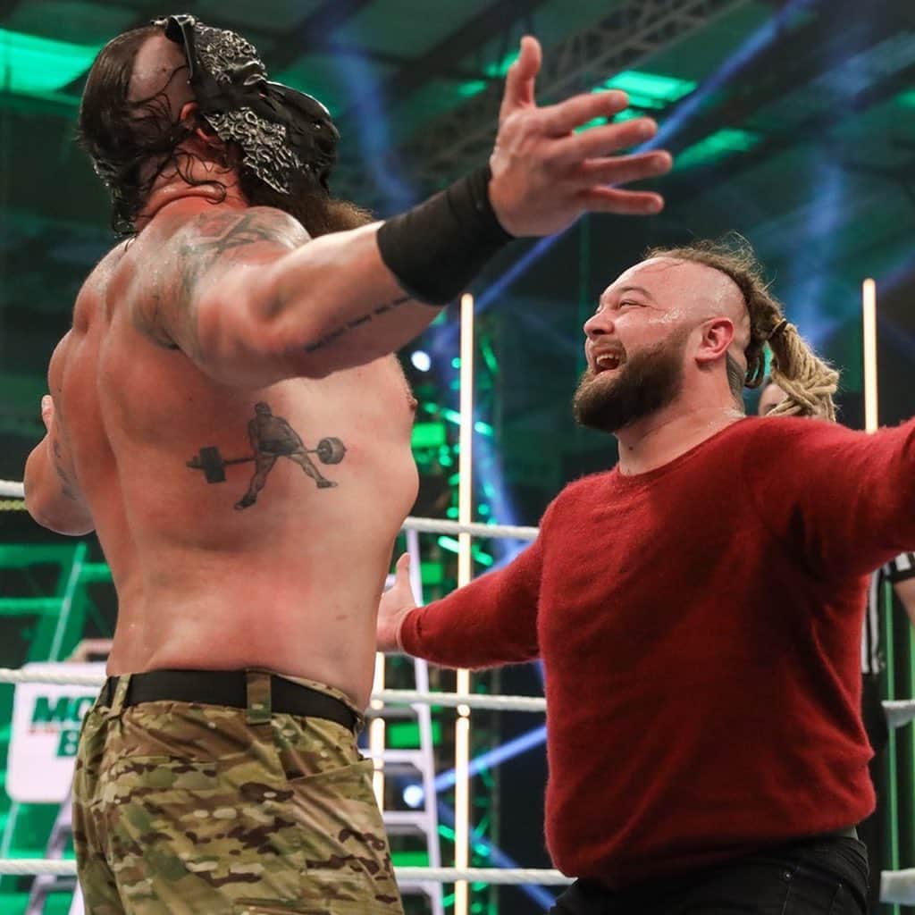 WWEさんのインスタグラム写真 - (WWEInstagram)「Relive the battle between #BraunStrowman & #BrayWyatt from #MITB for the #UniversalChampionship right now on #SmackDown!」7月11日 10時06分 - wwe