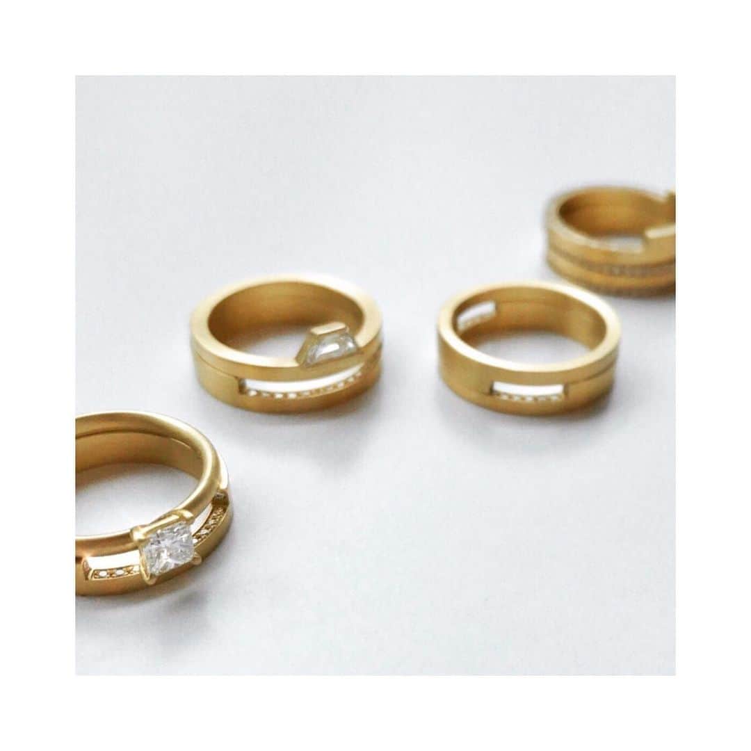 のインスタグラム：「#ShiharaAssemble Rings and their infinite combination options...✨  #shiharabridal #shiharaengagement #yellowgold #diamonds #18kgold #rings #engagementring #weddingband」