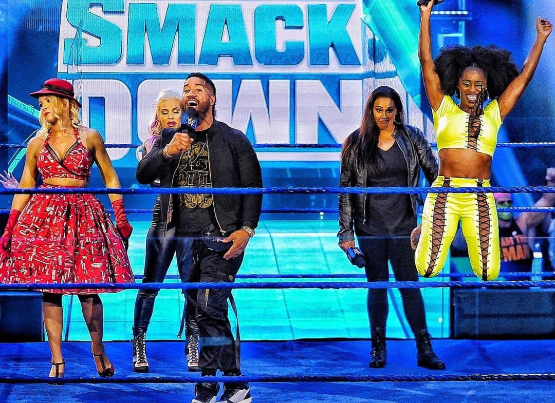 WWEさんのインスタグラム写真 - (WWEInstagram)「The Karaoke Showdown ended in chaos!!! #SmackDown」7月11日 10時37分 - wwe