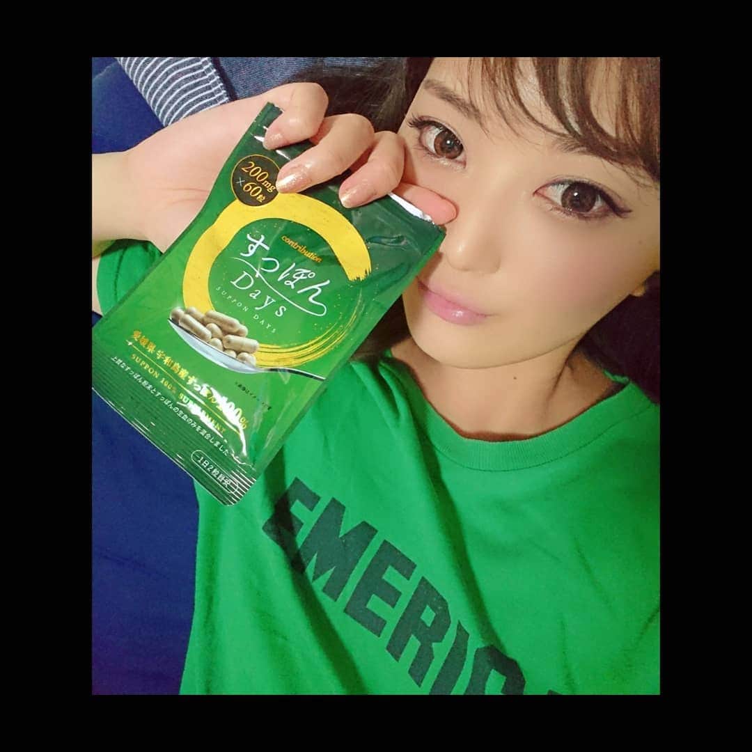 のインスタグラム：「サプリメントなのに、粒が小さい！！ 【すっぽんdays】@contribution_official  豊富なアミノ酸と潤沢なコラーゲンを含んだ 【すっぽん100％】だから、すっぽんを、 そのままの力でサポート🙆💕  今まですっぽんを食べた事がないから 一体どんなものなのかちょっとドキドキ！！  すっぽん＝男が元気に！ というイメージやったけど、 女の人のアンチエイジングにもピッタリ👌💕  ビタミンやミネラル、アミノ酸が 豊富なので嬉しい成分が❢❢ 栄養素の補給もできるので嬉しいー！  カプセルに入ってるから、 臭みや苦味を感じず飲むことができるし 1日2粒飲むだけ。これなら続けられそうやわ(๑•̀ㅂ•́)و✧  #すっぽん #すっぽんdays #美容 #beautiful #beauty #美容好き #アンチエイジング #サプリメント #コントリビューション #pr #美容ケア #体内美容  #日々の暮らし #日々のこと #毎日 #おやすみ #お疲れ様 #元気 #元気の源 #毎日の日課 #おやすみタイム  #寝る前 #スッポン #体質改善 #代謝を上げる #サプリ #コラーゲン #飲む #飲む美容液」