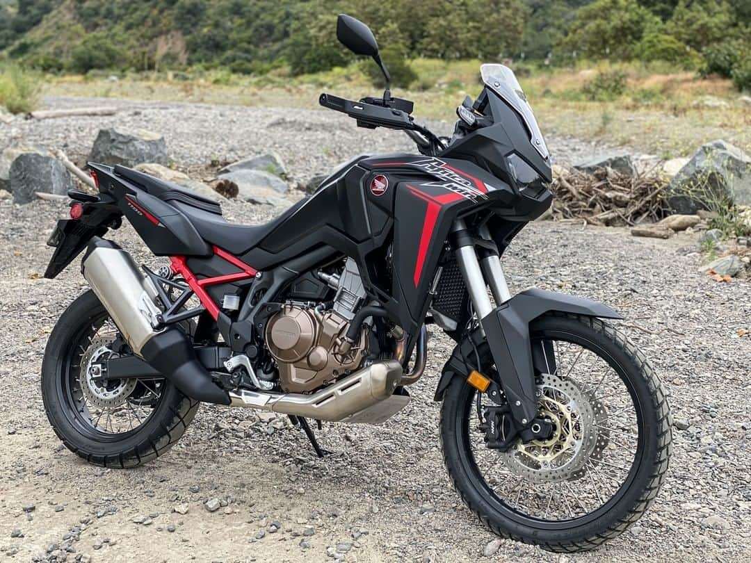 Honda Powersports USさんのインスタグラム写真 - (Honda Powersports USInstagram)「The 2020 Africa Twin is ready for even bigger adventures. Happy to carry you even farther. And offering the Honda quality, ruggedness and dependability you need when you’re miles from home. #africatwin #betteronahonda」7月11日 2時00分 - honda_powersports_us