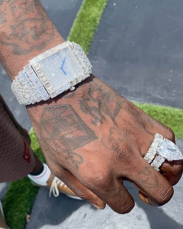 グッチ・メインのインスタグラム：「The #SoIcyCeo 5mz 🥶🧊💰 #BigCeo」