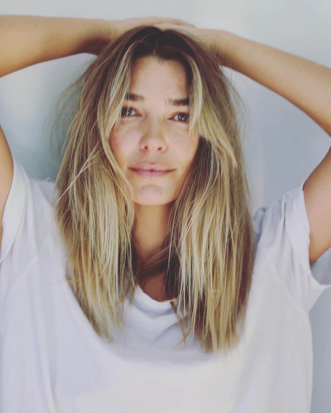 アシュリー・ハートさんのインスタグラム写真 - (アシュリー・ハートInstagram)「Blunt ends, blurry edges.  The Master @donovanmillshair  Thank you for hair magic ✨」7月11日 2時55分 - ashleyhart
