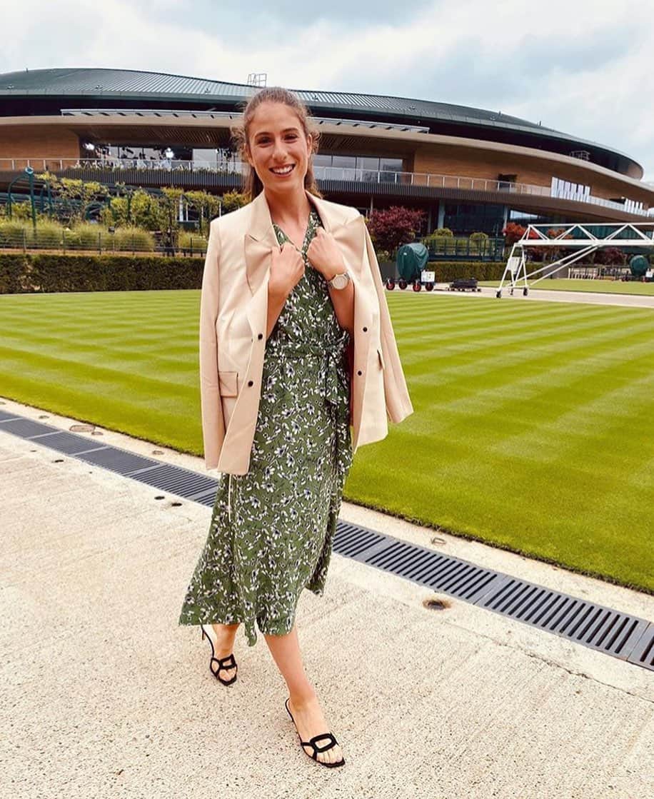 ルパートサンダーソンのインスタグラム：「#RSWomen I Ahead of what would have been the #Wimbledon Ladies final, @johannakonta wears our Emblem mules I Available at @matchesfashion I #Mules #Tennis #JohannaKonta #AsSeenOn #RupertSanderson」