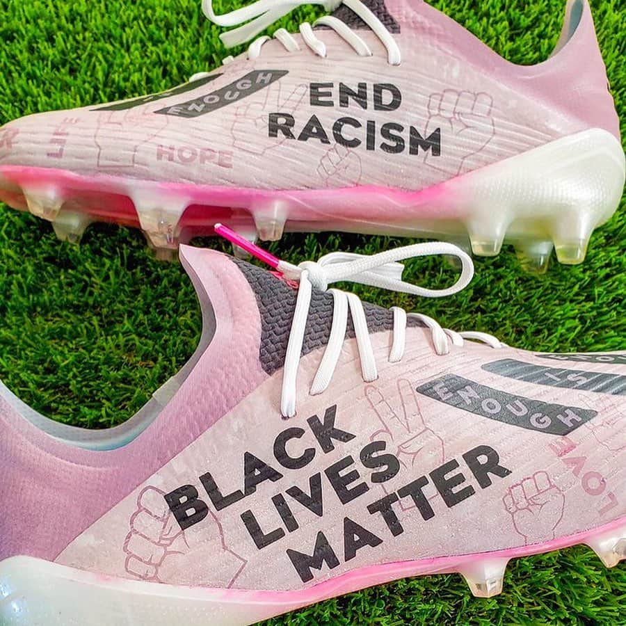 Major League Soccerさんのインスタグラム写真 - (Major League SoccerInstagram)「@migue10ibarra will wear these #BlackLivesMatter boots throughout the #MLSisBack Tournament.  📸: @soundersfc」7月11日 3時45分 - mls