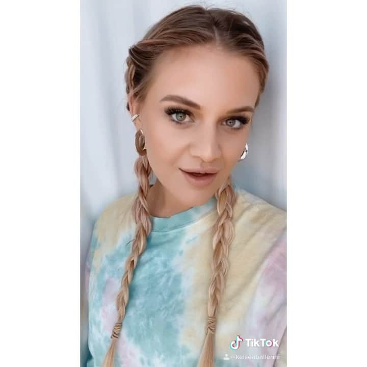 のインスタグラム：「are you madddd? ME TOO. 😉🤍」