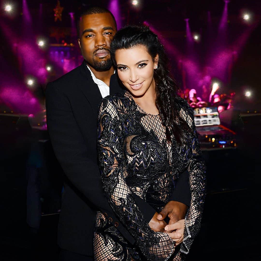 ジュリアンマクドナルドのインスタグラム：「@kimkardashian looks incredible in a Bespoke #JULIENMACDONALD Cocktail Gown at The Mirage in Las Vegas, to announce the pregnancy of her first baby, North West, alongside her husband #KanyeWest」