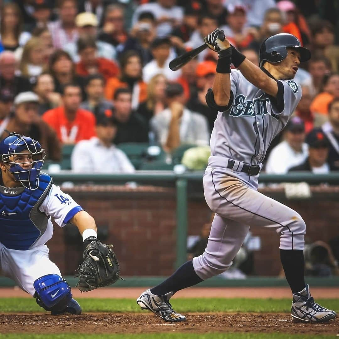 シアトル・マリナーズさんのインスタグラム写真 - (シアトル・マリナーズInstagram)「Just Ichiro doing Ichiro things at the 2007 All-Star Game. #OTD presented by @geico.」7月11日 4時12分 - mariners