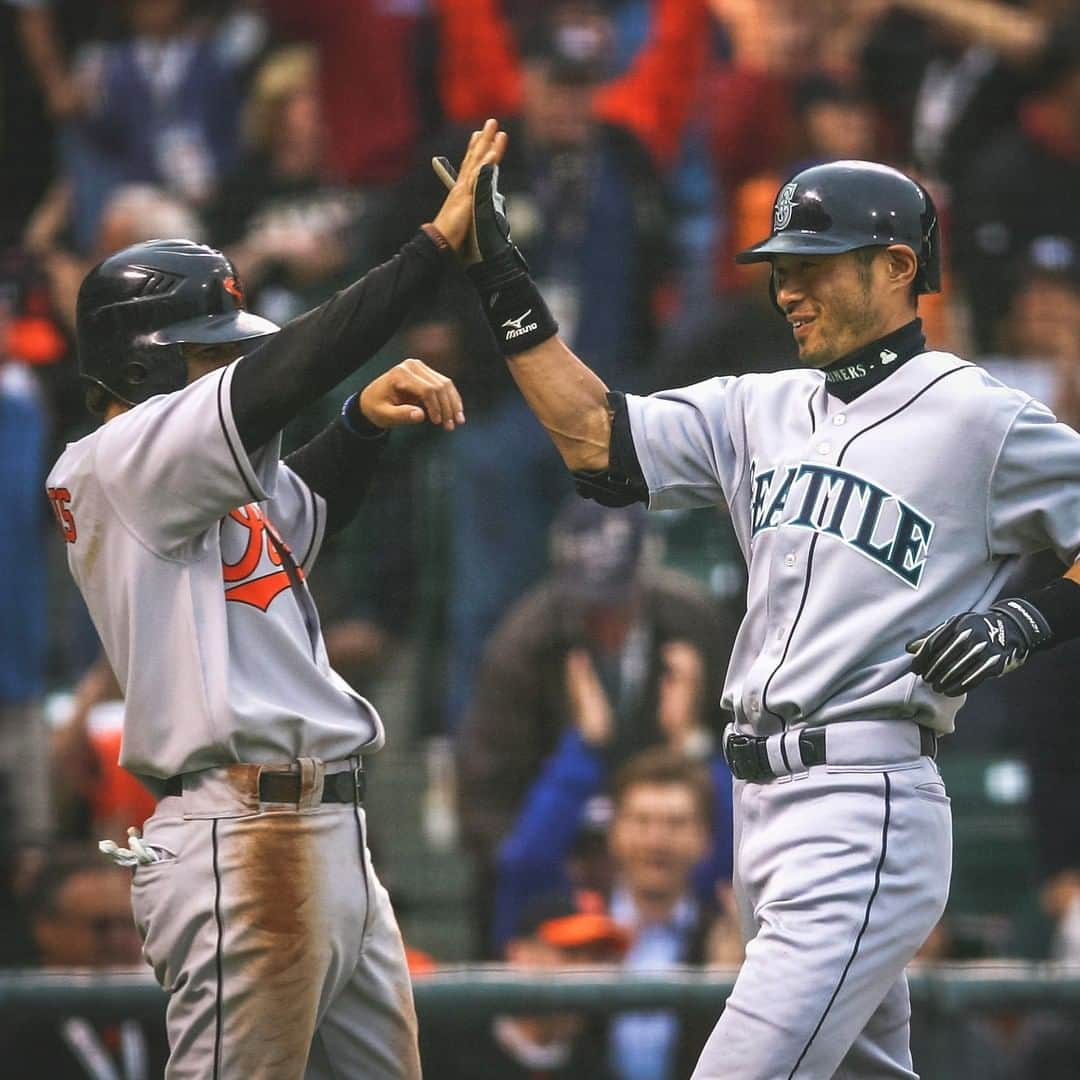 シアトル・マリナーズさんのインスタグラム写真 - (シアトル・マリナーズInstagram)「Just Ichiro doing Ichiro things at the 2007 All-Star Game. #OTD presented by @geico.」7月11日 4時12分 - mariners