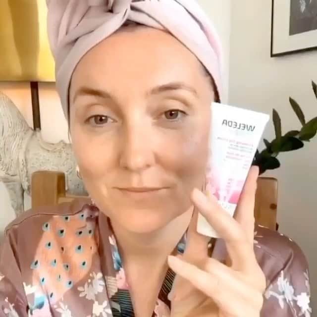 Weledaのインスタグラム：「@missjobaker shares how to achieve a luminous glow and #WeledaSkin using our Inner light Skin Care Kit! ✨ This bundle features:  * One-Step Cleanser & Toner * Renewing Eye Cream * Renewing Day Cream * Awakening Serum」