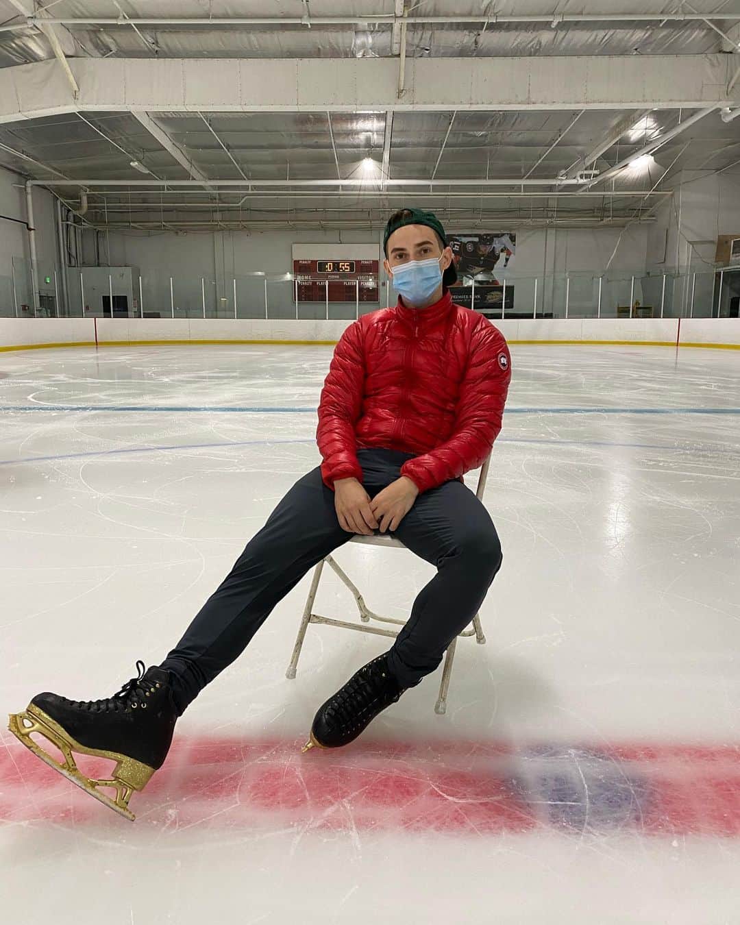 アダム・リッポンのインスタグラム：「Grateful to choreograph a bunch of our skaters with @mollyoberstar this year. 🕺🏼💃🏼 We’ve been friends for over 15 years which is longer than some of our student have been alive 🙃」