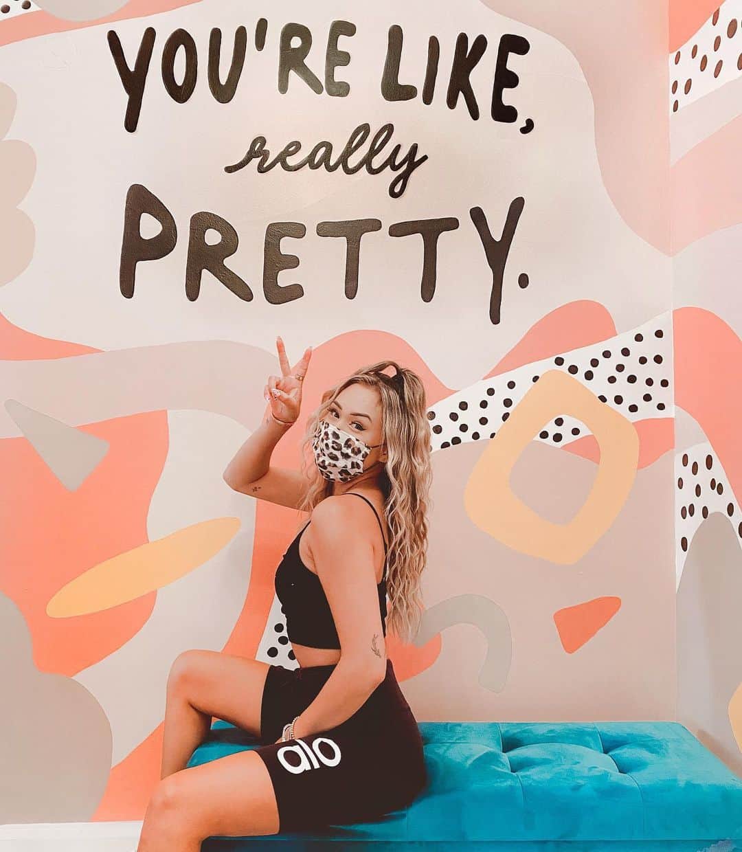 Lauren Riihimakiさんのインスタグラム写真 - (Lauren RiihimakiInstagram)「you’re like, really pretty 🥰」7月11日 5時09分 - laurdiy