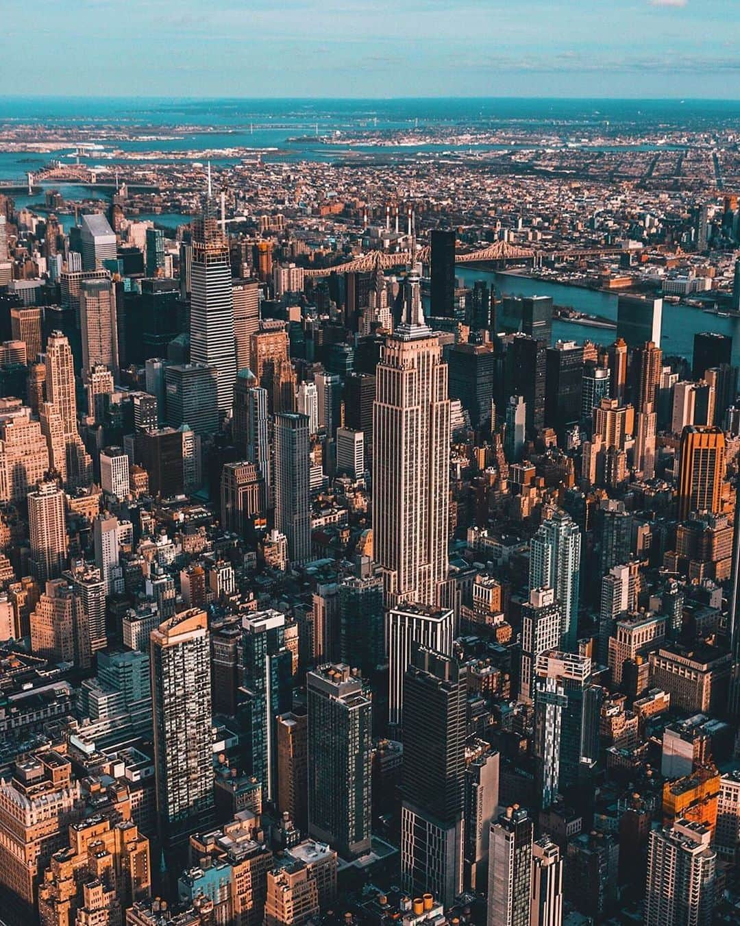 Empire State Buildingさんのインスタグラム写真 - (Empire State BuildingInstagram)「Just so you know, we miss you too ❤️ ⠀⠀⠀⠀⠀⠀⠀⠀⠀ 📷: @joeyvisualsnyc  #EmpireStateBuilding」7月11日 5時19分 - empirestatebldg