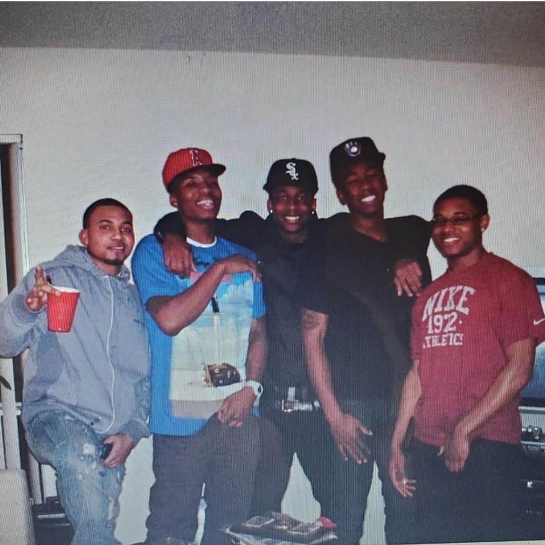 デイミアン・リラードのインスタグラム：「“Closing in... people close switching teams but play like they hope I win... I’m bathing in success with all my closest friends... this how the broke avenge... all the struggle and pain so you gotta Soak it in... tryna live our best life so all the poses Binge... we kick it like Beckham but never fold or bend... the circle been the circle never open end” - Dame D.O.L.L.A.」