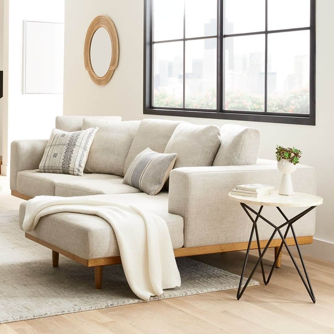 west elmさんのインスタグラム写真 - (west elmInstagram)「Art meets function ✨ The sculptural Adeline Side Table is a modern contrast to the laid-back look of our Newport Sectional. As a @fairtradecertified product, this table directly improves the life of the worker behind it. Link in bio to shop the look! #FairTradeFriday #fairtradecertified」7月11日 5時38分 - westelm