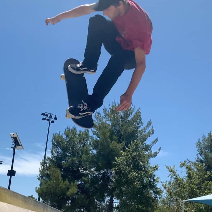 トム・シャーのインスタグラム：「📹 @jake_wooten」
