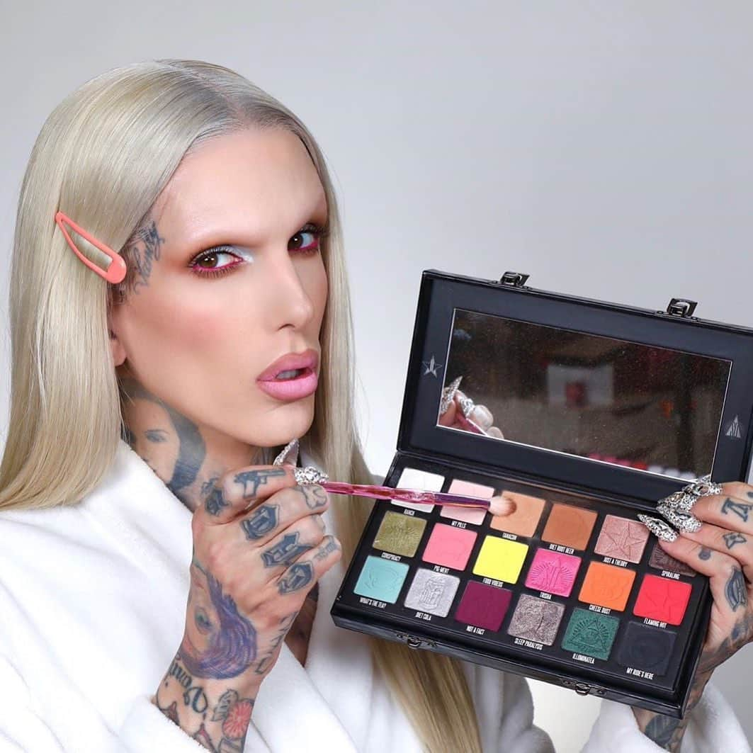 E! Onlineさんのインスタグラム写真 - (E! OnlineInstagram)「Makeup brand #Morphe announced that they have cut ties with #YouTuber Jeffree Star. All of the controversy that led to their decision is at the link in our bio. (📷:Instagram)」7月11日 6時31分 - enews