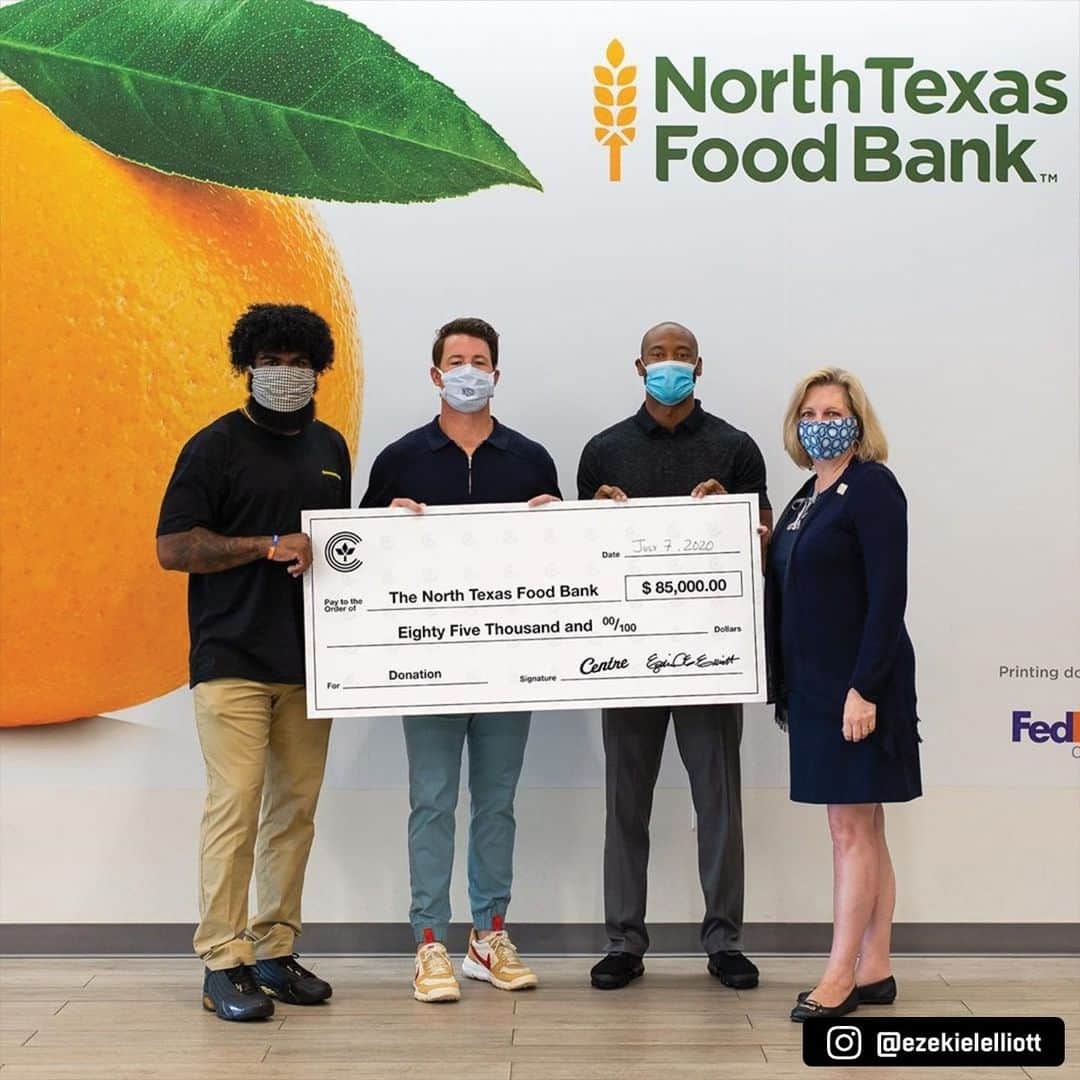 NFLさんのインスタグラム写真 - (NFLInstagram)「Ezekiel Elliott helped deliver an $85,000 check to @northtexasfoodbank, feeding more than 400,000 families this summer. 🙌 (via @ezekielelliott)」7月11日 7時30分 - nfl