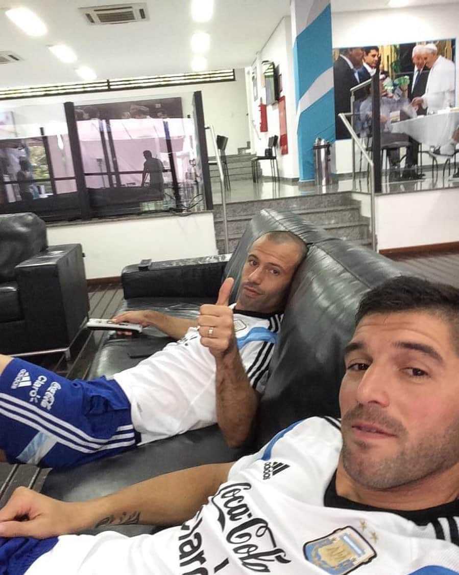ハビエル・マスチェラーノのインスタグラム：「10/7/14 El día después, hablando con mi amigo de lo que íbamos a vivir en unos días!!!! Cuántas de estás tenemos @marianoandujar21 ....」