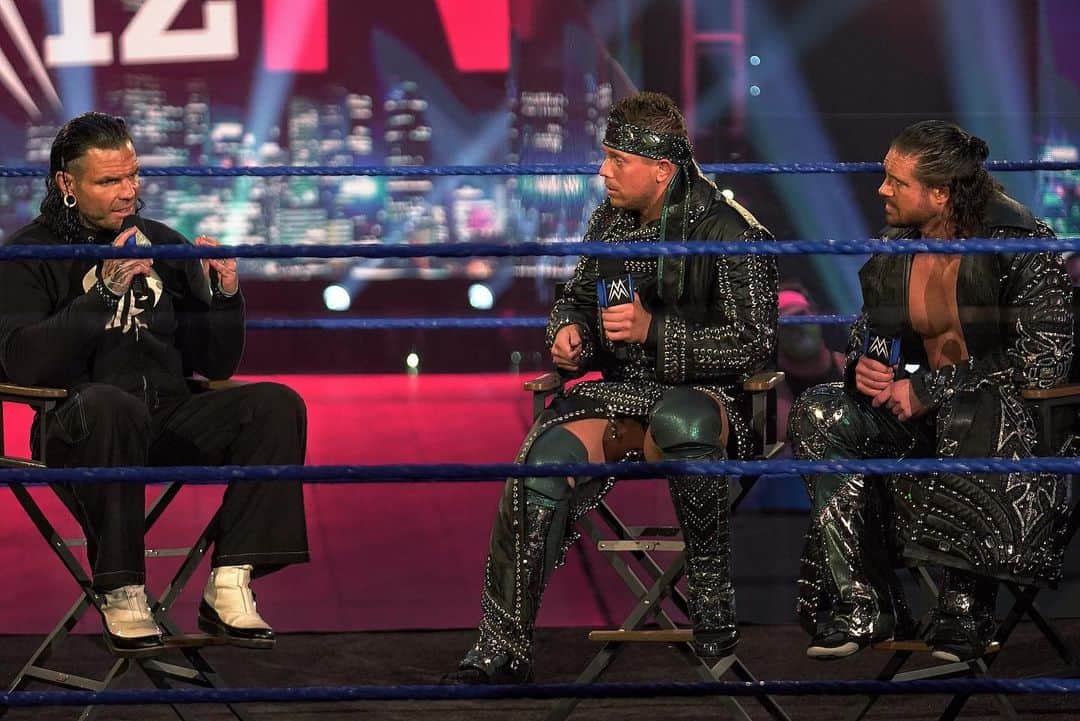 WWEさんのインスタグラム写真 - (WWEInstagram)「@mikethemiz & @johnhennigan had the hard-hitting questions for @jeffhardybrand on #MizTV. Now which one will have to face him next on #SmackDown?!」7月11日 9時17分 - wwe