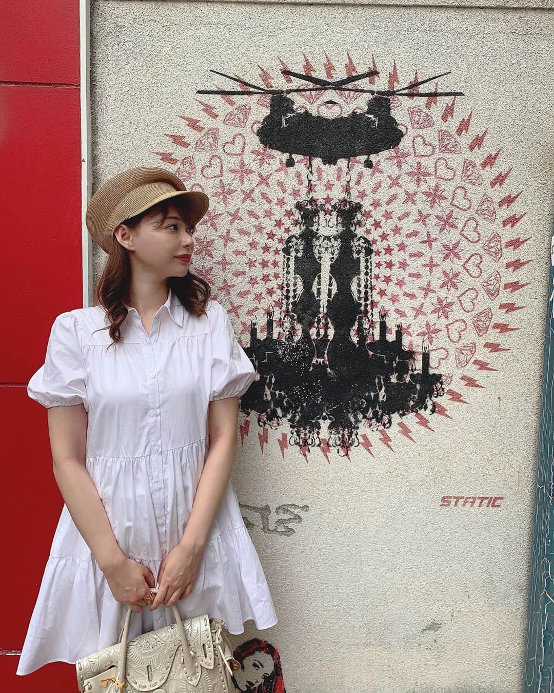 karen okajimaさんのインスタグラム写真 - (karen okajimaInstagram)「ㅤㅤㅤ  ㅤㅤㅤ  南船場にあるオシャレな壁💁‍♀️ 下から女性の顔出てるの地味にホラー（笑）  ㅤㅤㅤ  ㅤㅤㅤ #ZARA #ザラ #ootd #今コ #今日のコーデ #おかじコーデ #岡島かれん #夏コーデ #浜崎健立現代美術館」7月11日 18時41分 - karenokajima0318