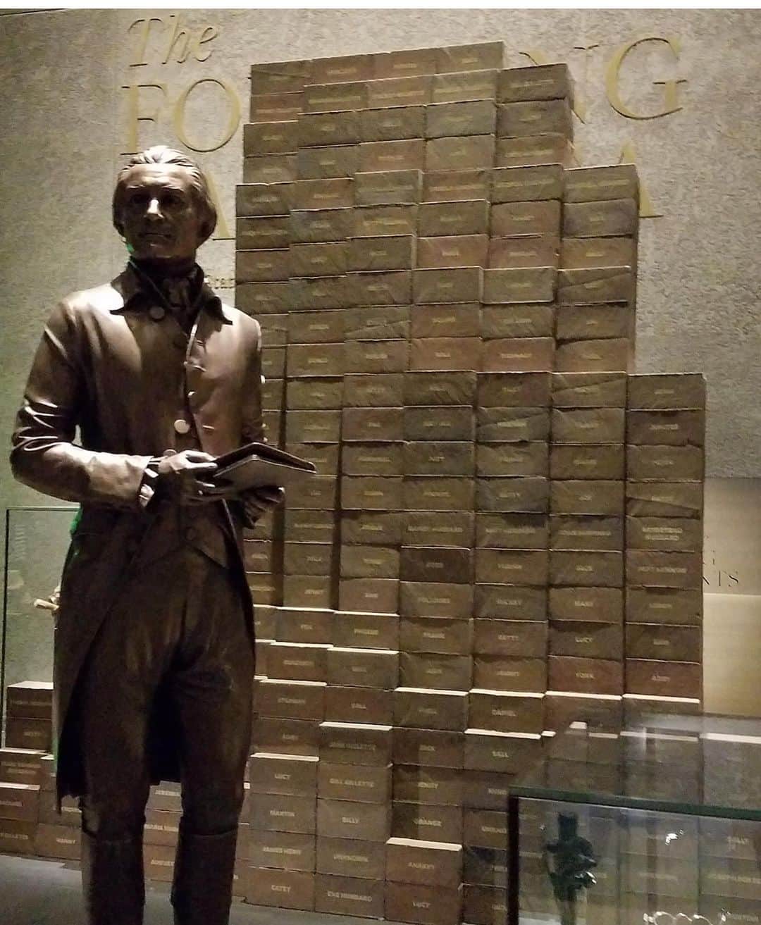レイ・アレンのインスタグラム：「In the first picture is a man we have all been taught to admire, a man that we have all called one of the founding fathers of The United States of America. If you can zoom in on the first picture in the background those are supposed to be bricks. There are 609 bricks, and each of those bricks represents a name of a person on it. These people were turned into slaves that Thomas Jefferson owned. Wait a minute! You mean to tell me that the man that wrote the DECLARATION OF INDEPENDENCE owned slaves?  Still think he was a good man? Why did my teachers in school not tell me this? Were they trying to hide this fact? What else were they hiding from us about this country?  He, along with many men like him created laws and wrote codes in America that took away the very idea that all men were created equal.  He had the nerve to write, “ That All Men Are Created Equal”, yet owned people and treated them as 3/5ths of a person! I don’t know where you come from but that is the exact definition of hypocrisy! I want you to all know this because there are other hypocrisies that exist in our country but our classrooms refused to teach us because they had to admit the mistreatments and wrong doings that were done on behalf of black people in America. It is not too late though, as we can continue to educate ourselves And learn about what really happened in our history. We need to stop memorializing traitors to this country and those men that committed unspeakable crimes against black folks and get rid of statues, monuments, rename schools, military installations and street names that glorified these unjust men.  #youcantchangehistory #nowyouknow #educate #fundourschools @nmaahc #blackcodes」