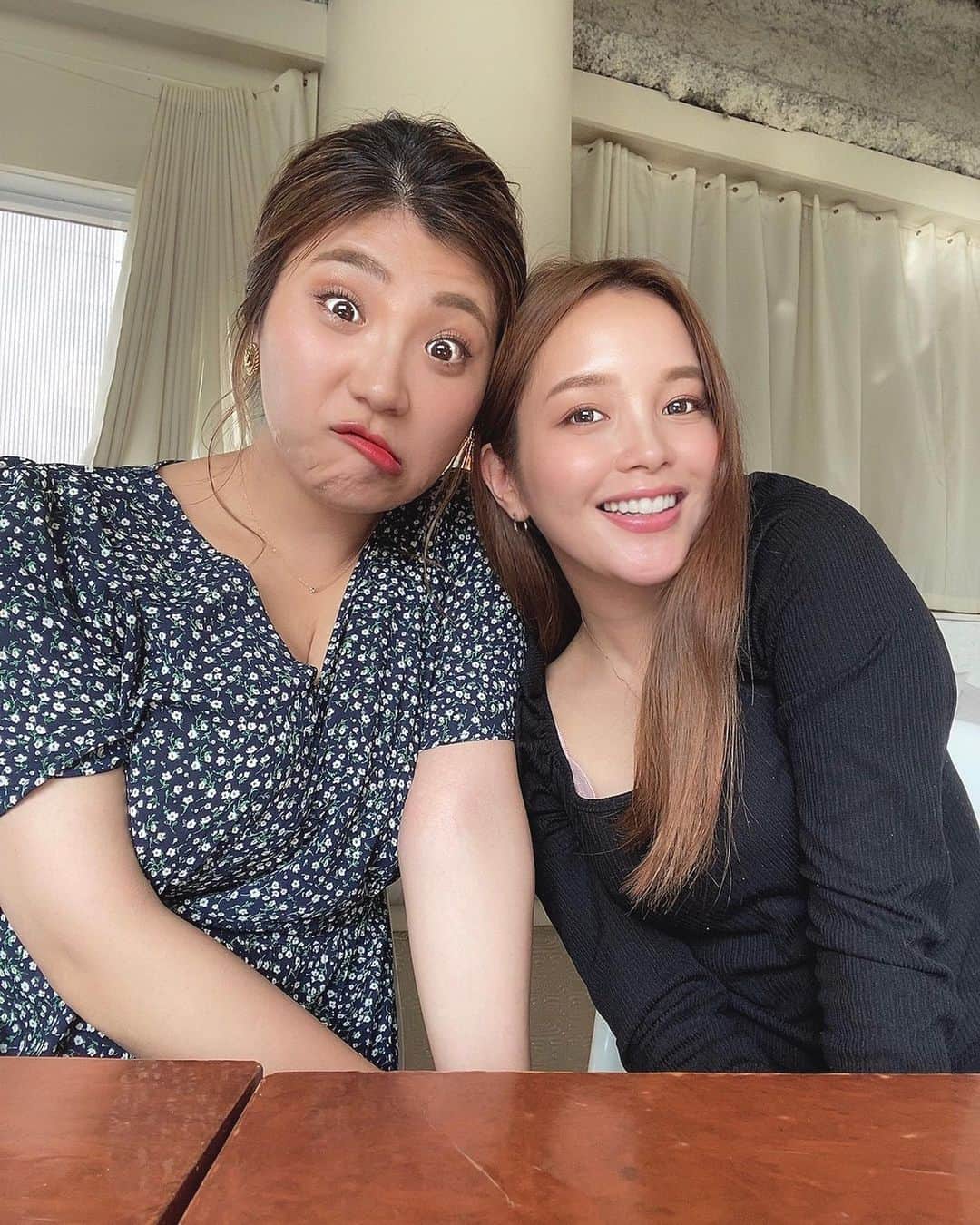 Lilmeのインスタグラム：「iPhone11のカメラはアプリを使わずともこんなに写真が綺麗…😟📷！！そんな私は新しい携帯を我慢して念願の新しいカメラをGET💸﻿ ﻿ 次の動画からは新しいカメラでYouTube動画を撮影したのでお楽しみに✌️✨#sony」