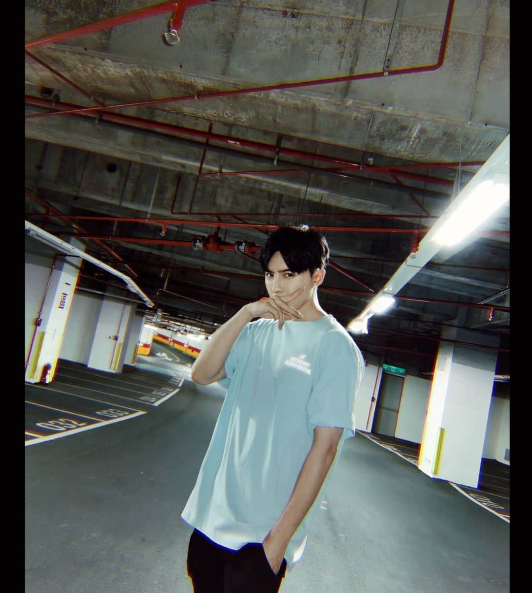ダンソン・タンのインスタグラム：「✌✌✌📸📸📸 @hotheart.studio #DT #HOTHEART #唐禹哲 #我的青春沒在怕」