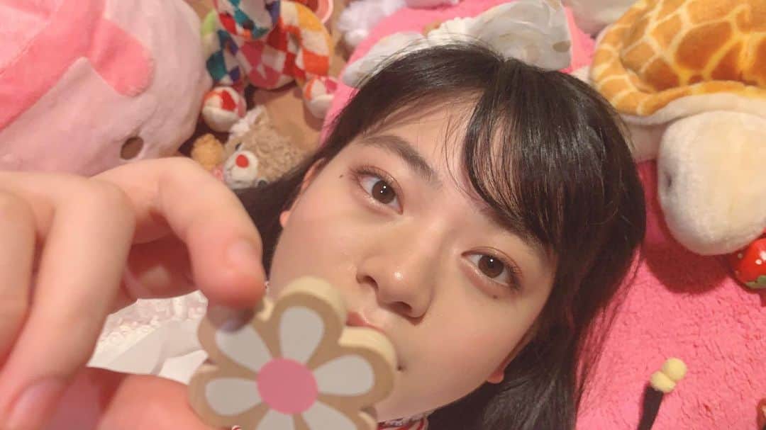 高岡薫のインスタグラム：「ヘビーローテーションのドタバタ選抜ver がYouTubeに投稿されました！たくさん見てくださいね🌹  #ヘビーローテーション #ドタバタ選抜」