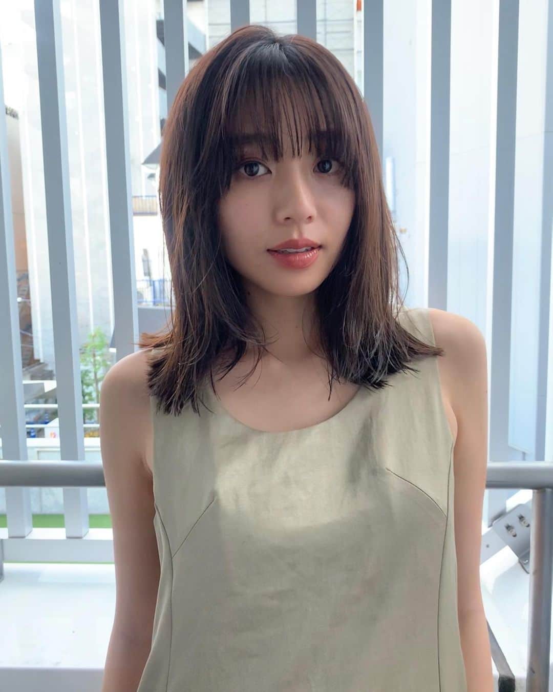 江藤百香のインスタグラム：「前髪アリなし出来る長さなのと目尻は重めなのなのがお気に入り☺️☺️いつもありがとうございます🤍　@naochchu」
