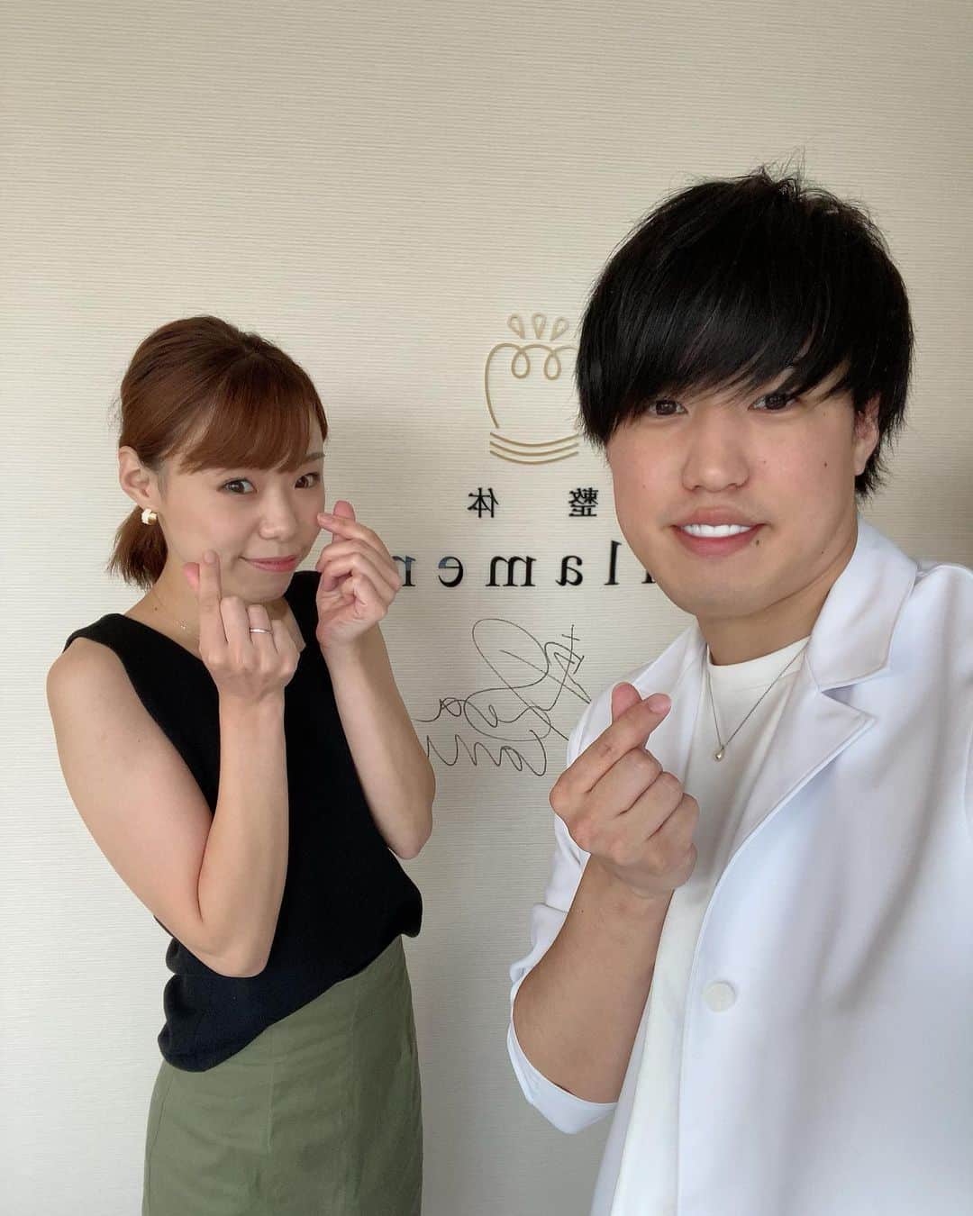 美容整体師川島さん。のインスタグラム：「6月頭でコラボ撮影した 人気インストラクターのmieyさん @miey_bodymake  . YouTube撮影したので、 チェックしてください☺️ . めちゃ綺麗な腹筋できます✨ . #腹筋」