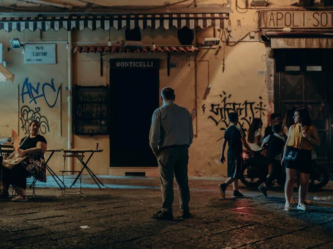 Putri Anindyaのインスタグラム：「looking for giorno giovanna // ⁣⁣ ⁣⁣ That’s it. That’s the caption. Don’t have lots of idea for a story telling caption right now. And yes this is a JoJo’s reference. ⁣⁣ ⁣⁣ And a question, would you visit Napoli/Naples? why?⁣ ⁣ Soundtrack : tu vuo fà l’americano - renato carosone」