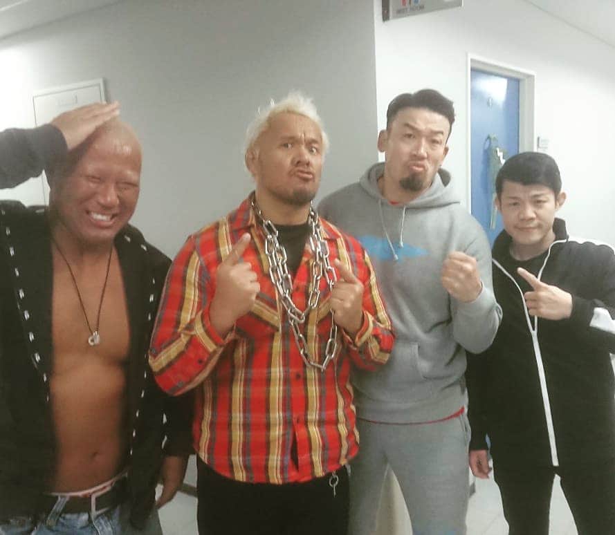 武蔵のインスタグラム：「チーム💪  #武蔵  #本間朋晃  #真壁刀義  #亀田興毅  #freeze シーズン2 #amazonprime」