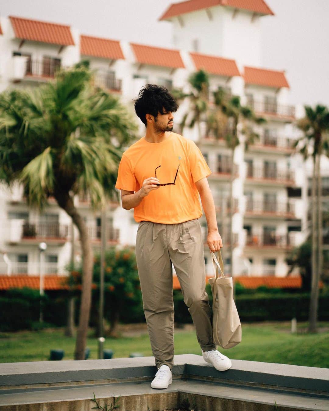EDIFICEさんのインスタグラム写真 - (EDIFICEInstagram)「【POLO RALPH LAUREN】﻿ ﻿ POLO RALPH LAUREN定番TシャツがEDIFICE限定販路のカラーで入荷。﻿ ﻿ 普段着や部屋着としても着用いただけるアイテムは、クラシックなデザインにポニーの刺繍がポイント。﻿ ﻿ 特殊なウォッシュ加工を施して本物のヴィンテージのような風合いを演出。細身ですっきりとしたシルエットはクラシカルながら今らしい洗練さも感じさせてくれます。﻿ ﻿ 夏を感じさせる爽やかなカラーパッケージは同シリーズのTシャツ、ショーツ、キャップと同じカラーパレットになっており、様々なスタイルに合わせられるマスターピースアイテムになります。﻿ ﻿ ﻿ Tee : 【POLO RALPH LAUREN】¥8,000+tax﻿ No : 20071310800510﻿ ﻿ ﻿ ﻿ ﻿ 《information》﻿ ﻿ 7.18(土) 実店舗入荷予定﻿ ﻿ 展開店舗: 新宿店、ルミネ横浜店、名古屋パルコ店、ルクア大阪店、博多店﻿ ﻿ ＊詳しくは展開店舗にお問い合わせください。﻿ ﻿ ﻿ ﻿ ﻿ ﻿ #edifice #polo #poloralphlauren #limitedcolor #summer #2020ss #mensfashion #basicwear #teeshirt #teestyle #menswear #mensstyle #traditional #americantraditional #americanivy #エディフィス #ラルフローレン #ポロラルフローレン #限定カラー #ユニセックス #tシャツ #夏tシャツ」7月11日 12時05分 - edifice.jp