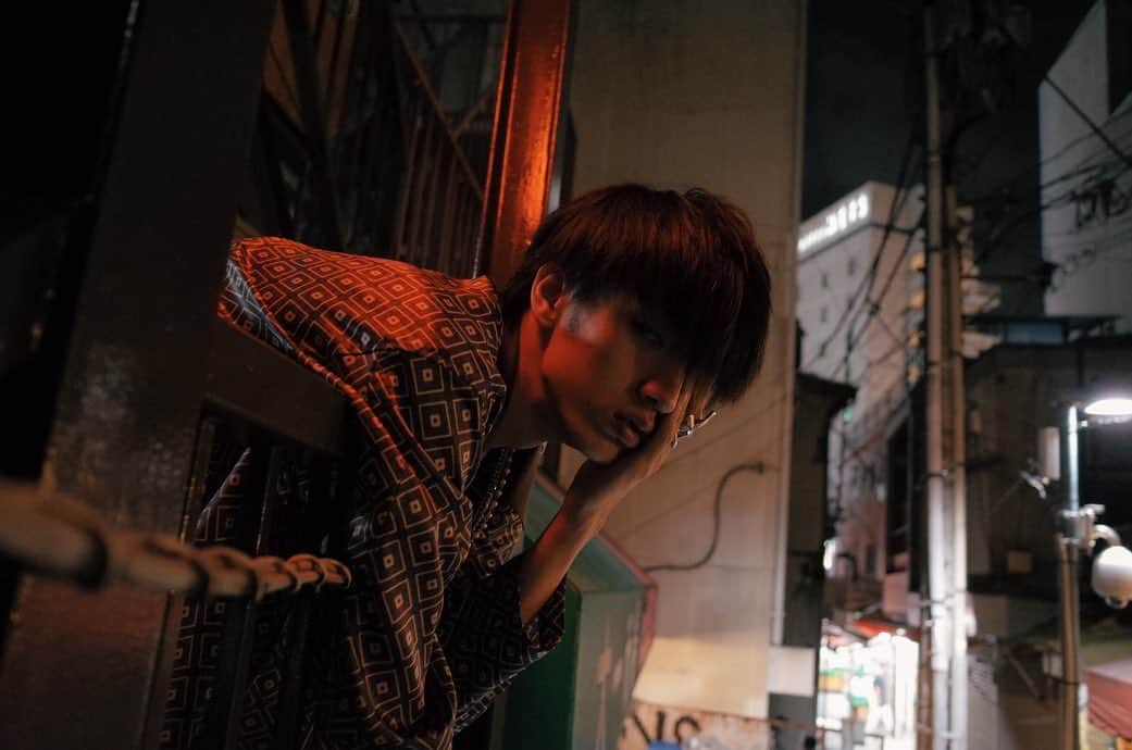 のインスタグラム：「. . Throwbackkk ⚡️ . Photo / @seiya_uehara  Styling / @naked_tokyo」