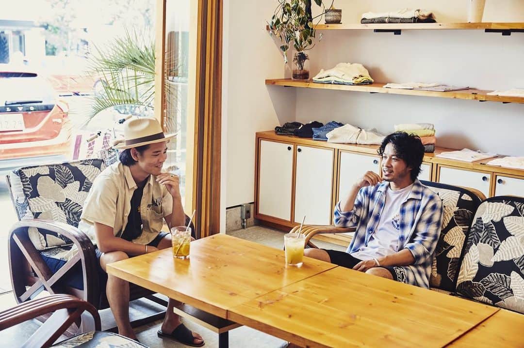 KENNY（吉原健司）さんのインスタグラム写真 - (KENNY（吉原健司）Instagram)「🏄🏽‍♂️ Session with @ryuambe in @fine_mag_jp  Check it⚡️」7月11日 12時15分 - kenny_yoshihara